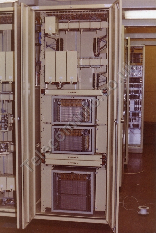 Cross Bar Cabinet 2 Cambridge